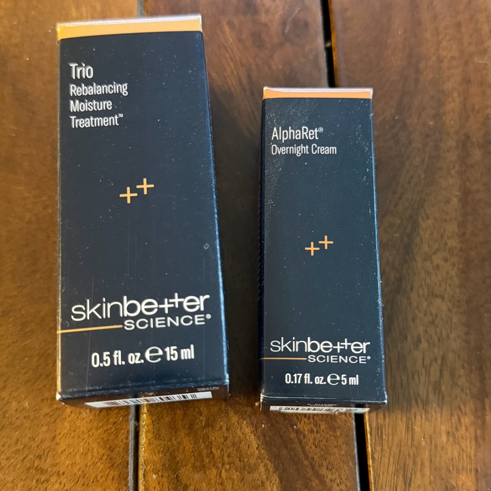 Skinbetter Science Moisture Treatment - Black and Orange